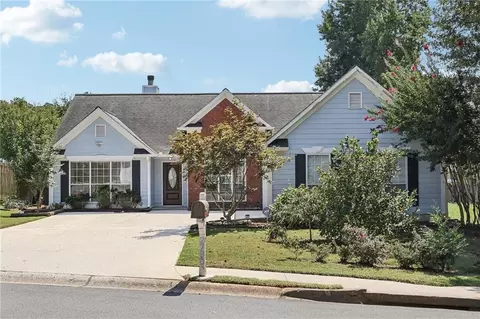 2780 Lady Guinevere Ln, Lawrenceville, GA 30044