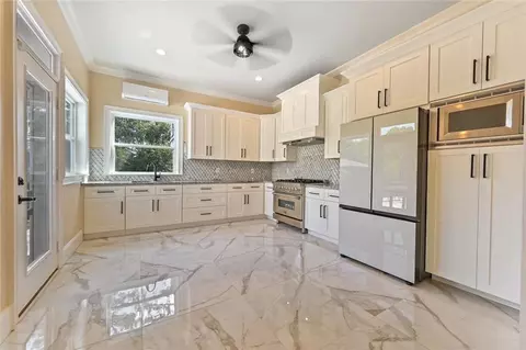 Kitchen - 861 Bailey Woods Rd, Dacula, GA 30019 photo 7 of 8