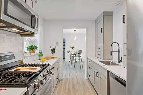 Kitchen - 709 Berkeley Woods Dr, Duluth, GA 30096 photo 2 of 4