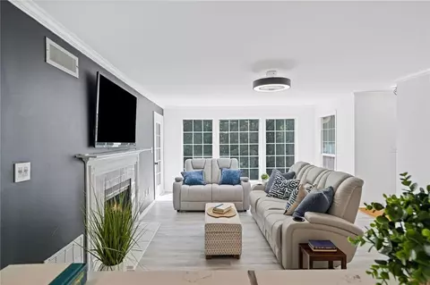 Living - 709 Berkeley Woods Dr, Duluth, GA 30096 photo 1 of 5