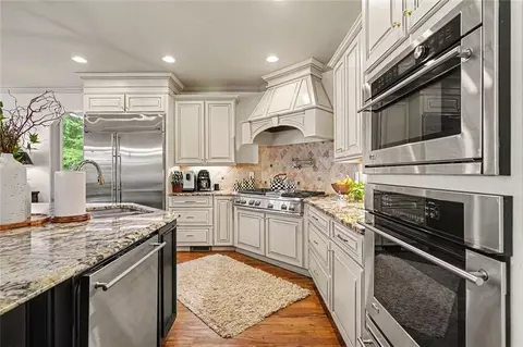 Kitchen - 590 Dorsey Rd, Hampton, GA 30228 photo 2 of 5