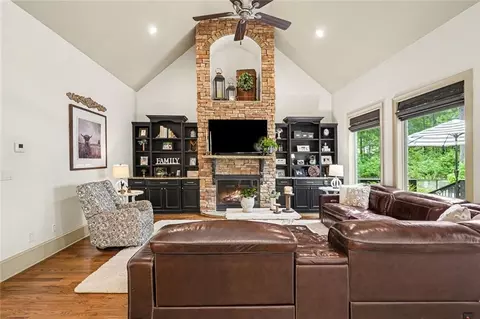 Living - 590 Dorsey Rd, Hampton, GA 30228 photo 2 of 2