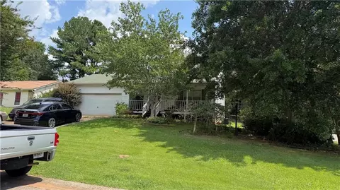 195 Kingsport Dr, Lawrenceville, GA 30046