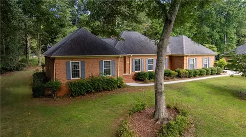 341 Chesterfield Rd, Bogart, GA 30622