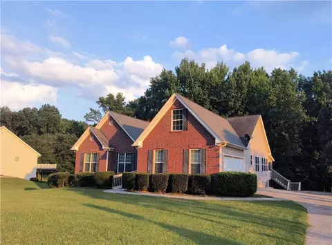 371 Summit Chase Dr, Jefferson, GA 30549