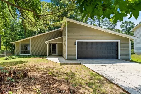 6350 Beethoven Cir, Riverdale, GA 30296