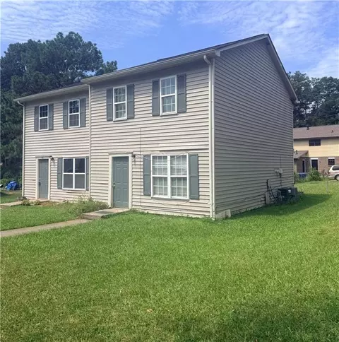 373 Sprucewood Ct, Lawrenceville, GA 30046