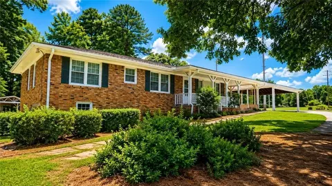5129 Hill Rd SW, Powder Springs, GA 30127