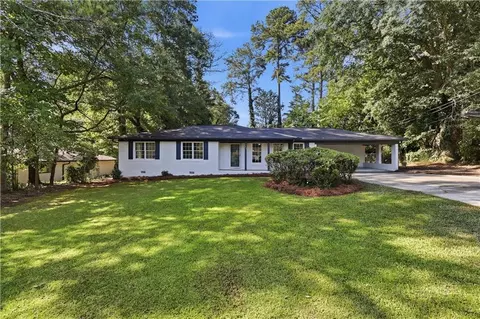 169 Robinhood Dr, Newnan, GA 30263