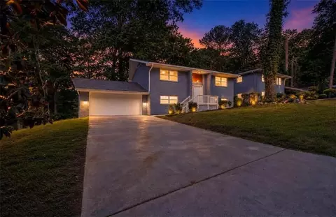 495 Larchmont Cir NW, Atlanta, GA 30318