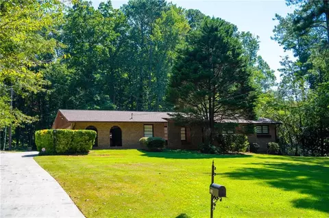 5428 Smoke Rise Dr, Stone Mountain, GA 30087