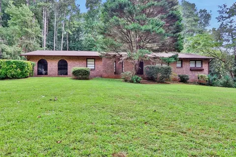 5428 Smoke Rise Dr, Stone Mountain, GA 30087