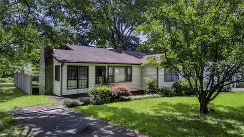 242 Oak Ridge Dr SE, Marietta, GA 30060