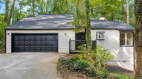 210 Brandenburgh Cir, Roswell, GA 30075