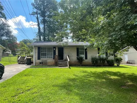 18 Westgate Park Dr, Newnan, GA 30263