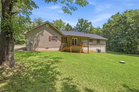 Exterior - 2600 Level Grove Rd, Cornelia, GA 30531 photo 9 of 10
