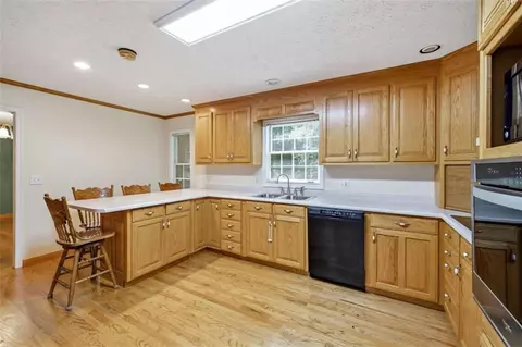 Kitchen - 2600 Level Grove Rd, Cornelia, GA 30531 photo 2 of 3