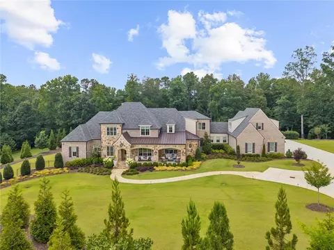 570 Lost River Bnd, Milton, GA 30004