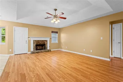 Living - 163 Nicki Ct, Hampton, GA 30228 photo 3 of 5