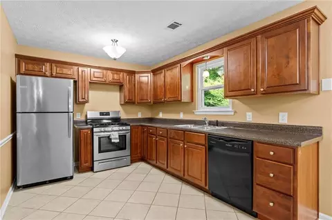 Kitchen - 163 Nicki Ct, Hampton, GA 30228 photo 1 of 2