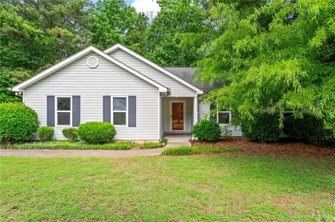 Exterior - 163 Nicki Ct, Hampton, GA 30228 photo 2 of 8