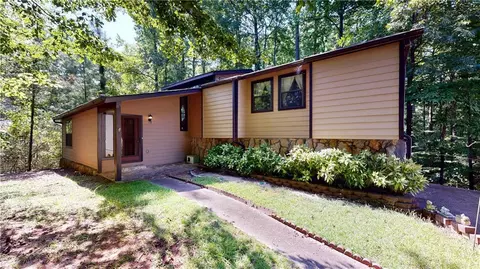 6562 Oakwood Dr, Douglasville, GA 30135