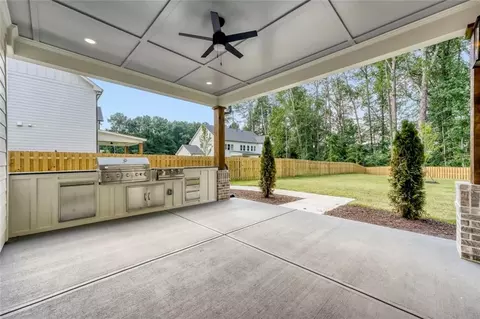 Exterior - 942 Cooper Rd, Grayson, GA 30017 photo 3 of 4