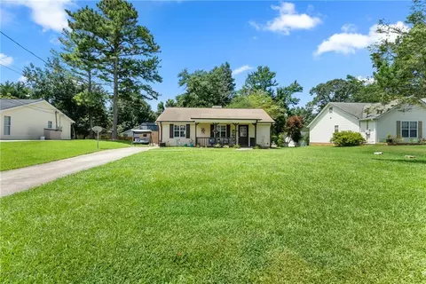 2560 Fairlane Dr, Cumming, GA 30041