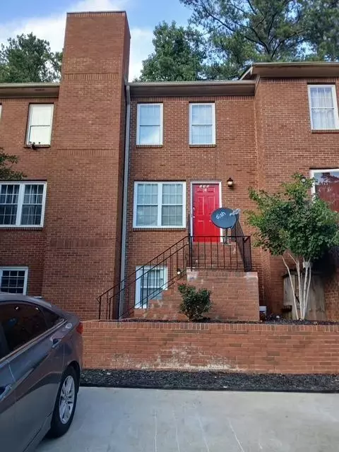 135 Davis Mill Ct, Lawrenceville, GA 30044