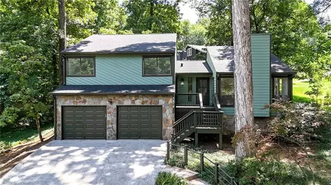 3479 Vinings North Trl SE, Smyrna, GA 30080