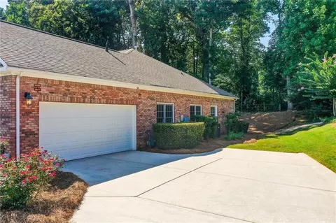 Exterior - 4903 Eagles Ridge Loop, Lithonia, GA 30038 photo 7 of 8