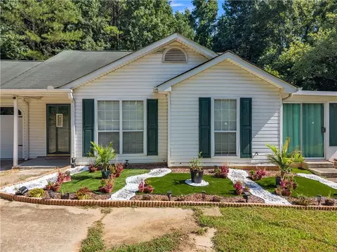 3877 Deaton Rd, Flowery Branch, GA 30542