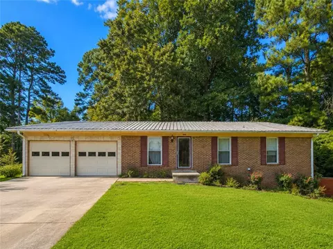 635 Winchester Ln NW, Norcross, GA 30071