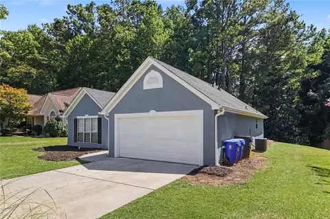 140 Cannon Dr, Fayetteville, GA 30214