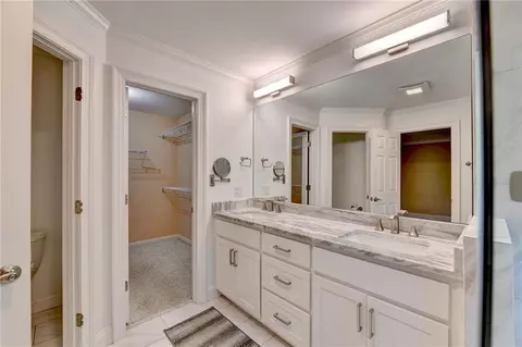 Bath - 611 Iris Ln, Winder, GA 30680 photo 4 of 8