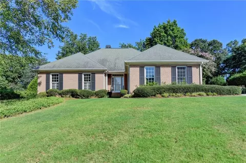 Exterior - 611 Iris Ln, Winder, GA 30680 photo 2 of 17