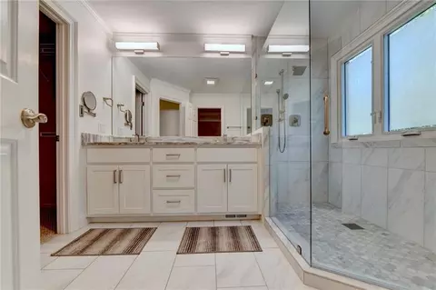 Bath - 611 Iris Ln, Winder, GA 30680 photo 7 of 8