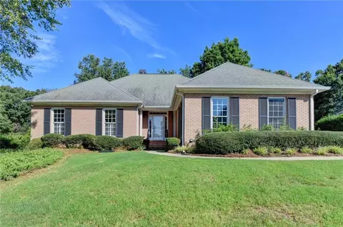611 Iris Ln, Winder, GA 30680