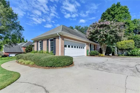 Exterior - 611 Iris Ln, Winder, GA 30680 photo 3 of 17
