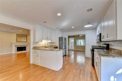 Kitchen - 611 Iris Ln, Winder, GA 30680 photo 7 of 10