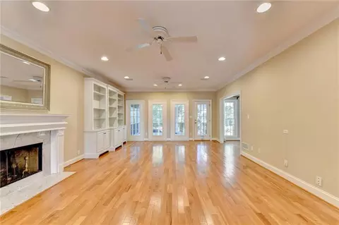 Living - 611 Iris Ln, Winder, GA 30680 photo 2 of 12