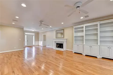 Living - 611 Iris Ln, Winder, GA 30680 photo 6 of 12