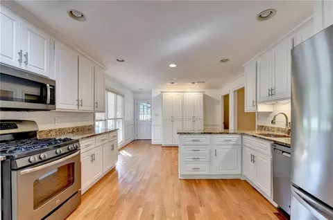 Kitchen - 611 Iris Ln, Winder, GA 30680 photo 1 of 10