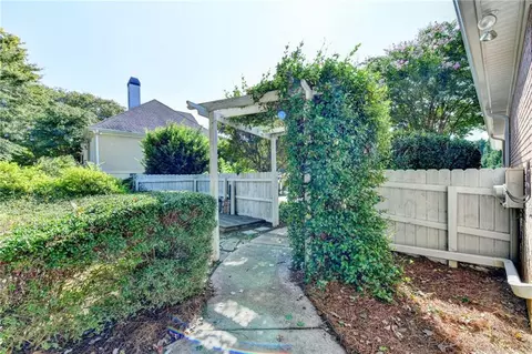 Exterior - 611 Iris Ln, Winder, GA 30680 photo 10 of 17