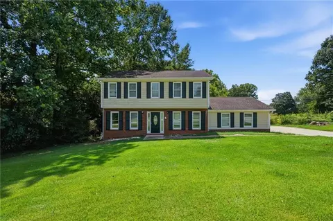 2513 Whisper Trl, Douglasville, GA 30135