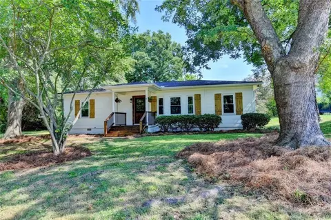 107 Lakeshore Cir, Braselton, GA 30517
