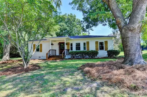 107 Lakeshore Cir, Braselton, GA 30517