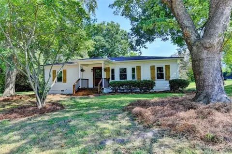 107 Lakeshore Cir, Braselton, GA 30517