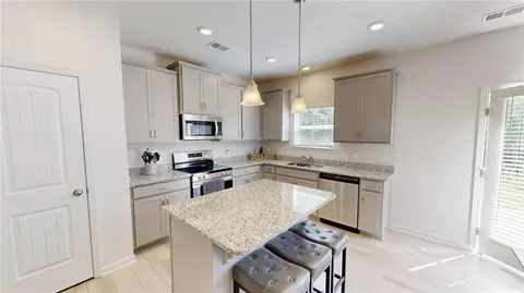 Kitchen - 662 Blackshear Trl, Temple, GA 30179 photo 1 of 1