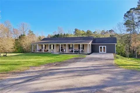 6471 Forsyth Dr, Cumming, GA 30028